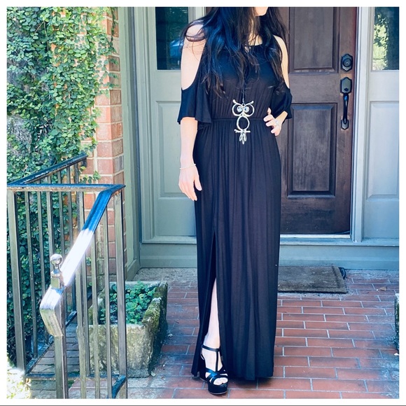 BLACK OFF THE SHOULDER GRECIAN MAXI DRESS - Picture 7 of 8